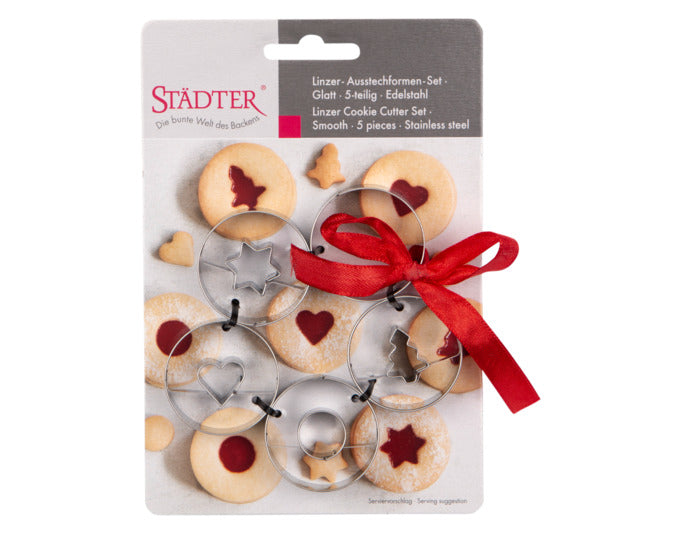Entdecken Sie das STÄDTER Linzer-Ausstecher Set Spitzbub, ideal für die Herstellung köstlicher Spitzbuben-Kekse. Mit 5 Teilen und verschiedenen Motiven für kreative Backideen!