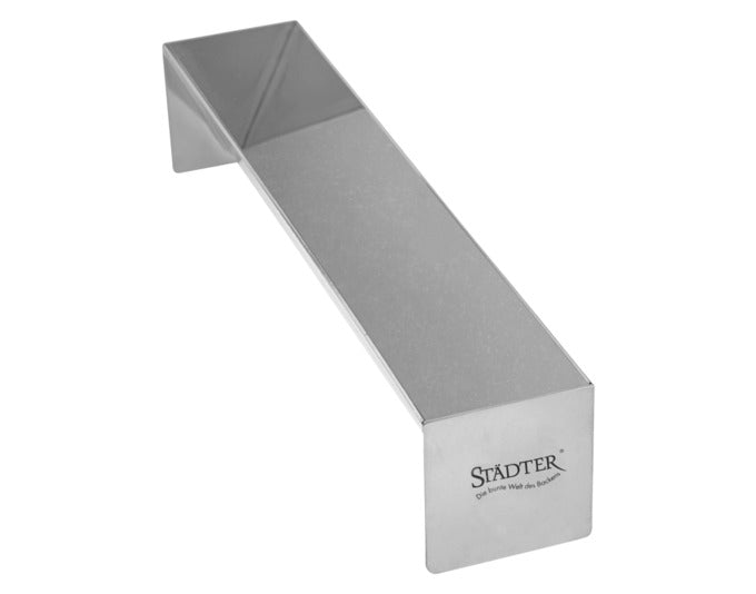 STÄDTER Pasteten-/Terrinenform Dreieck 30x6x6 cm Edelstahl in präsentiert im Onlineshop von KAQTU Design AG. Backform / Backblech ist von STÄDTER