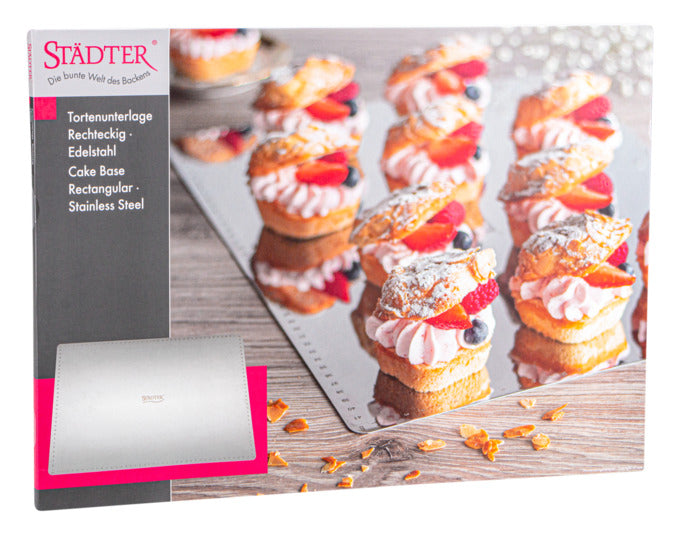 Entdecken Sie die STÄDTER Tortenunterlage 43.5x32 cm aus Edelstahl – ideal für sicheres Dekorieren und Transportieren Ihrer eckigen Torten!