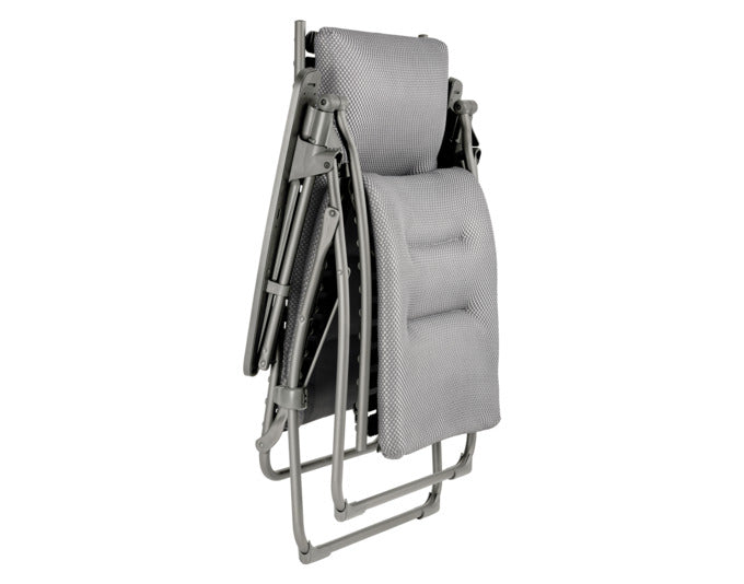 Erleben Sie den LAFUMA Relaxsessel Evolution BeComfort® in elegantem Silber mit Titane-Gestell. Ideal für entspannte Momente drinnen und draußen.