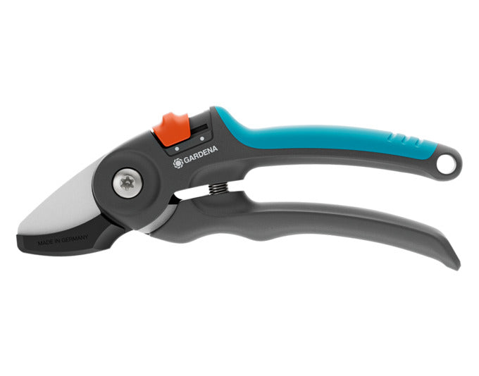 GARDENA Gartenschere PremiumCut dry wood in  präsentiert im Onlineshop von KAQTU Design AG. Werkzeug ist von GARDENA
