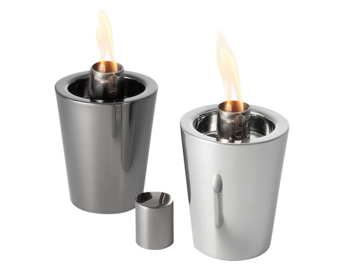 Verleihen Sie Ihrem Außenbereich mit der eleganten PHILIPPI Tischölfackel Tarcia Inox (ø 9x13 cm) einen stilvollen Akzent. Ideal für stimmungsvolle Abende!