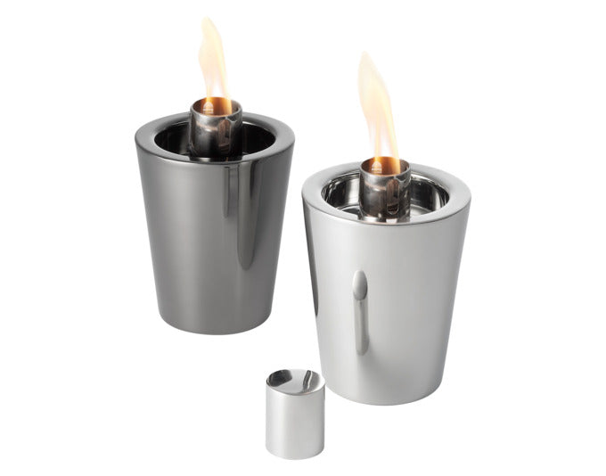 Die elegante PHILIPPI Tischölfackel Tarcia Inox (ø 9x13 cm) vereint stilvolles Design und Funktionalität für stimmungsvolle Abende im Freien.