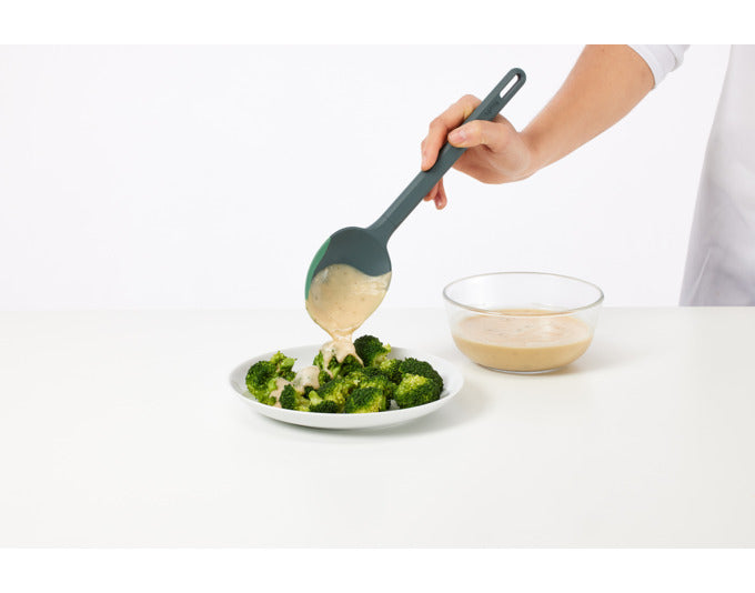 Entdecken Sie den flexiblen und langlebigen LÉKUÉ Servierlöffel aus Silikon (29 cm) in grün – ideal zum Servieren und Rühren in Ihrer Küche!
