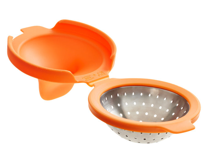 Entdecken Sie den LÉKUÉ Eier Pochierer Silikon/Inox in Orange – für mühelos perfekte pochierte Eier in nur 3 Minuten! Ideal für jedes Frühstück.