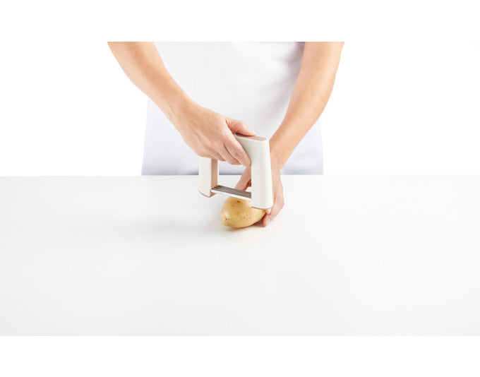 Entdecken Sie den LÉKUÉ Kartoffelschneider Hasselback – Ihr perfekter Küchenhelfer für knusprige, geschmackvolle Hasselback-Kartoffeln und Gemüse!