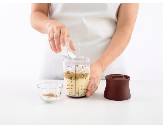 Entdecken Sie den LÉKUÉ Pancake-Crêpes Shaker 0.7 l – Ihre praktische Lösung für müheloses Pancake- und Crêpes-Backen ohne Chaos!