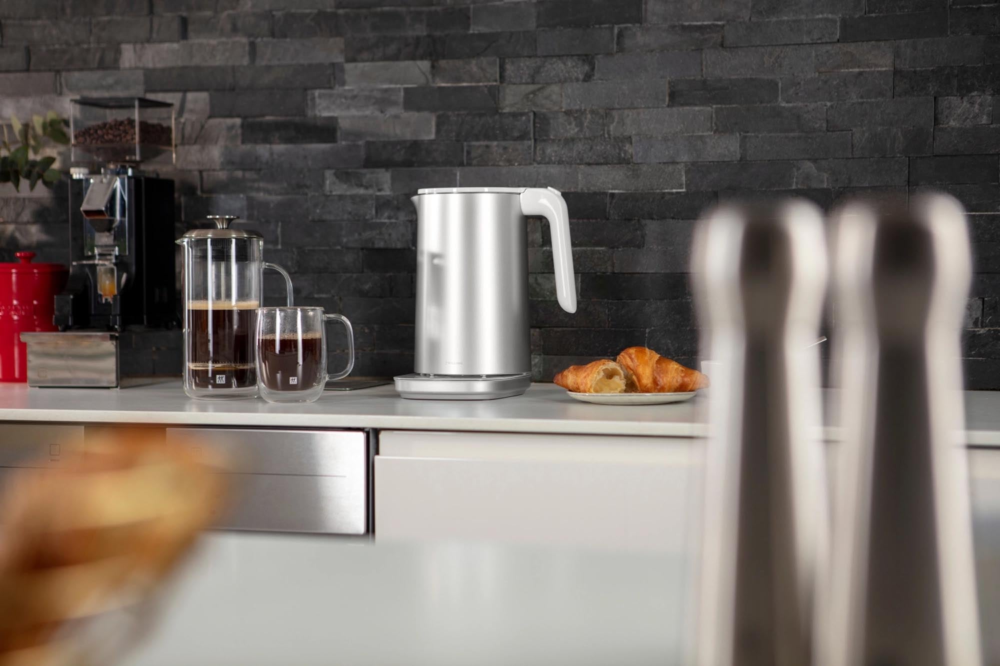 Zwilling Enfinigy PRO: Hochwertiger 1.5l Wasserkocher in Silber.