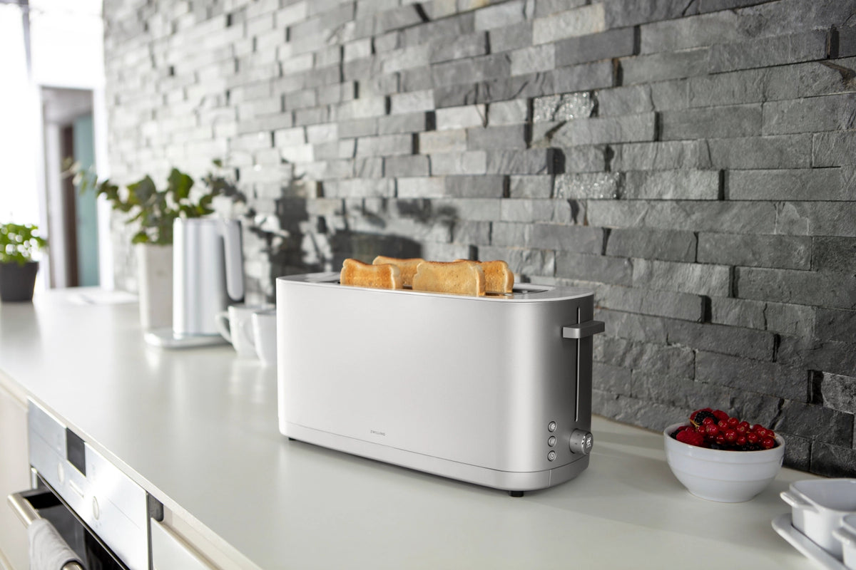 Enfinigy Toaster 2x4 mit Brötchenaufsatz silber in Silber präsentiert im Onlineshop von KAQTU Design AG. Küchengerät ist von Zwilling Kitchen