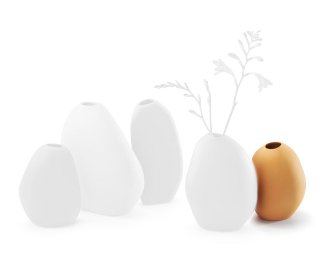 PHILIPPI Vase Bud Keramik 9x5x13 cm nougat in  präsentiert im Onlineshop von KAQTU Design AG. Vase ist von PHILIPPI