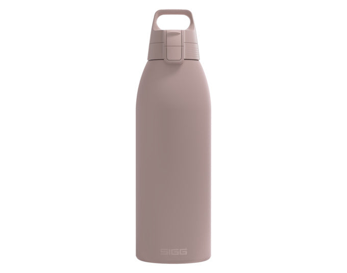 SIGG Isolierflasche Shield Therm One white 1.5 l in präsentiert im Onlineshop von KAQTU Design AG. Küchenhelfer ist von SIGG