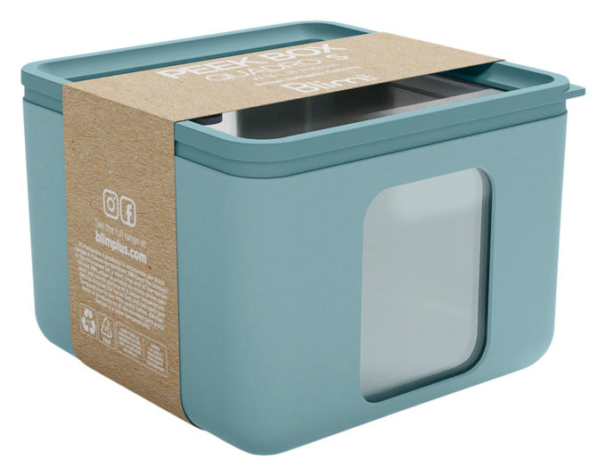 Entdecken Sie die BLIM PLUS Vorratsdose Quadro XS in teal (10x10x7.8 cm) aus der PEEK BOX Collection – ideal für nachhaltige und platzsparende Lebensmittelaufbewahrung.