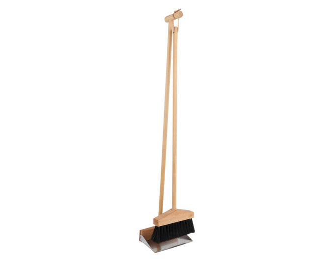 REDECKER Kehrgarnitur Set platzsparend Buche Inox 77.5 cm in präsentiert im Onlineshop von KAQTU Design AG. Reinigung & Wäsche ist von REDECKER