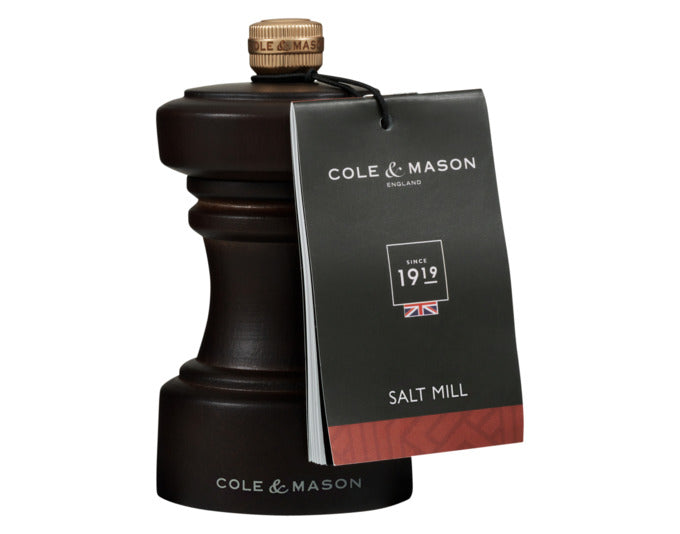 Entdecken Sie die COLE&MASON Salzmühle Hoxton Buche dunkel – ein elegantes Küchenaccessoire mit präzisem Keramikmahlwerk und stilvollem Design. Ideal für jede moderne Küche.