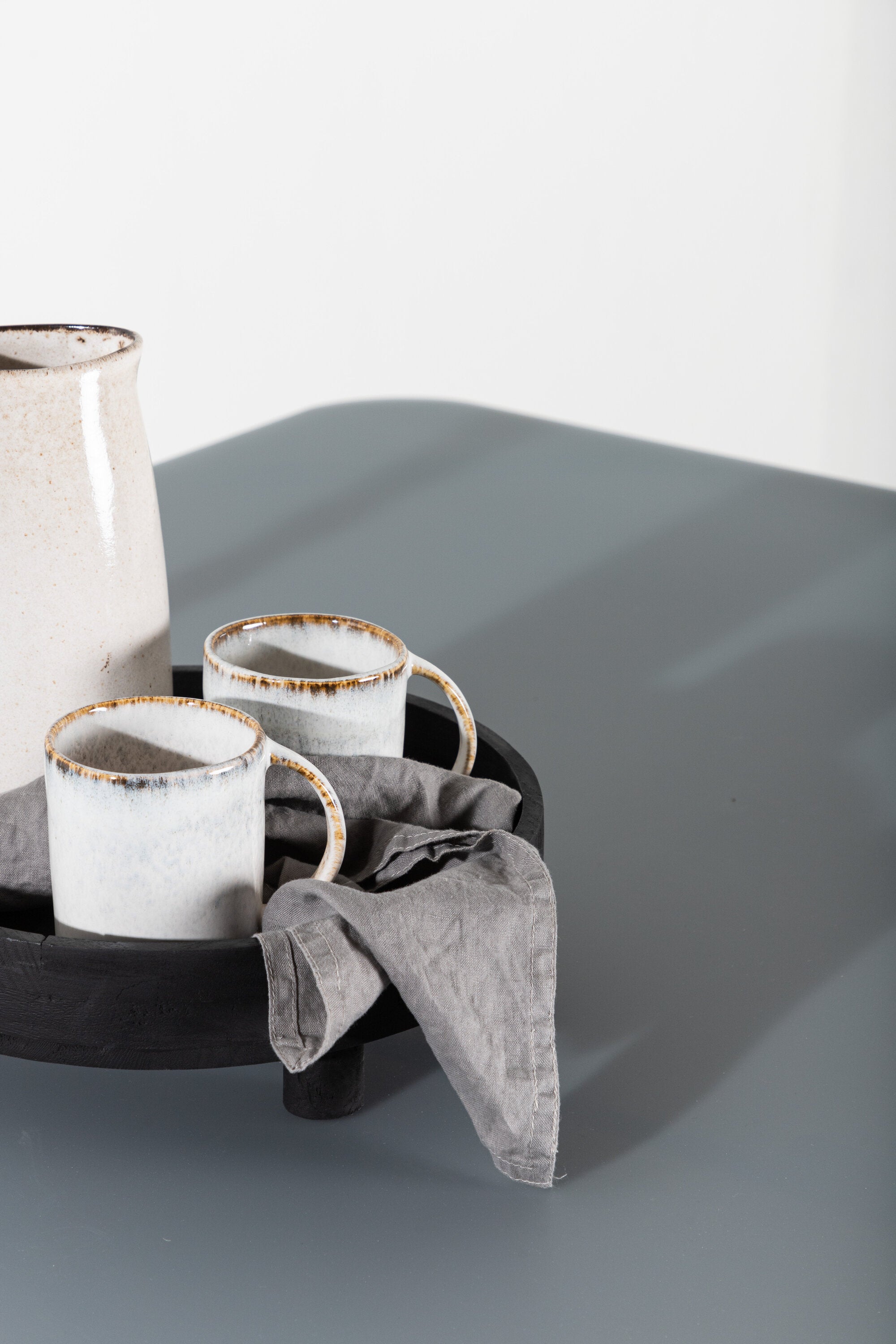 Virya Gartentisch in Grau präsentiert im Onlineshop von KAQTU Design AG. Gartentisch ist von Venture Home