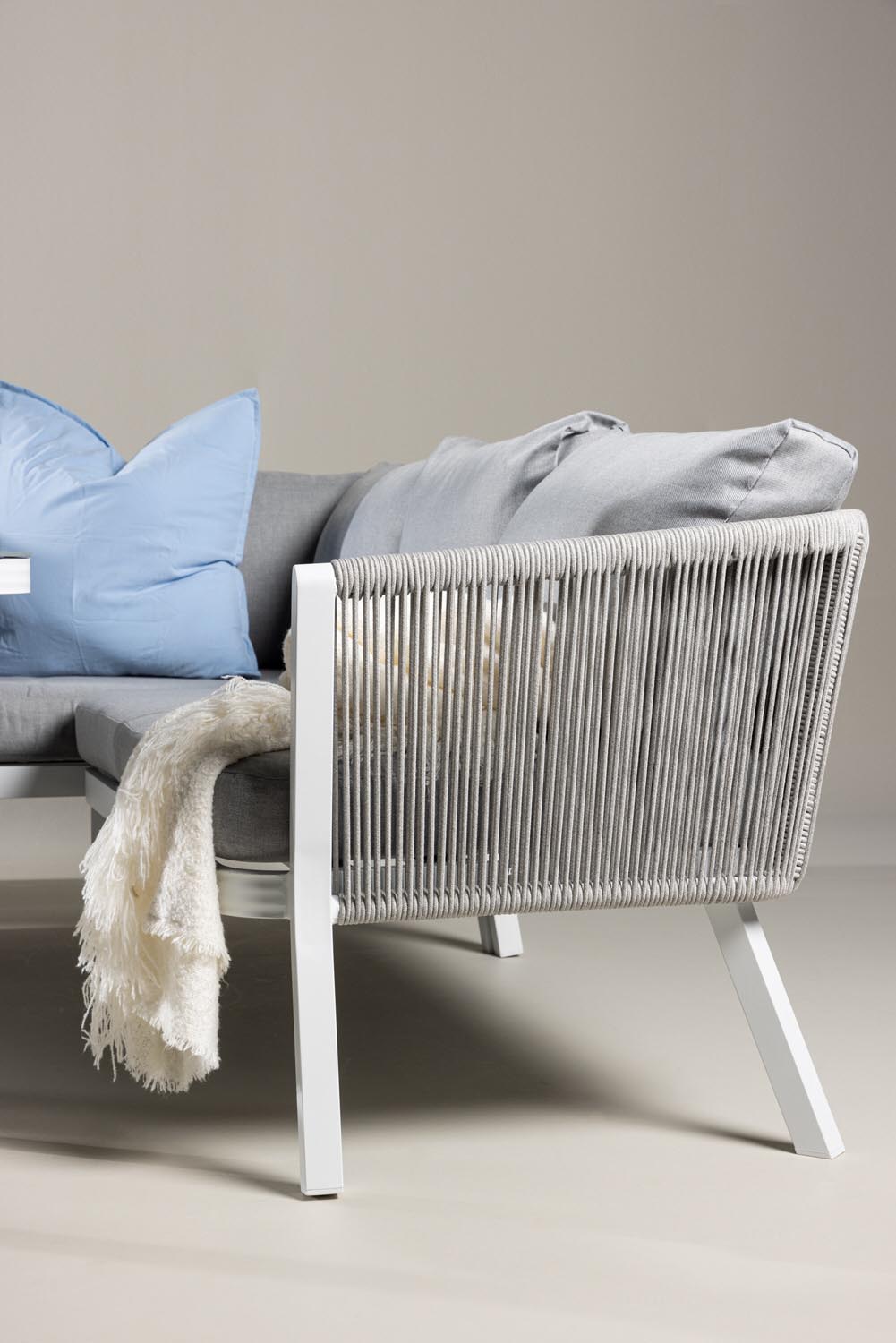Virya Ecksofa Outdoorset 90cm in Grau / Hellgrau präsentiert im Onlineshop von KAQTU Design AG. Loungeset ist von Venture Home