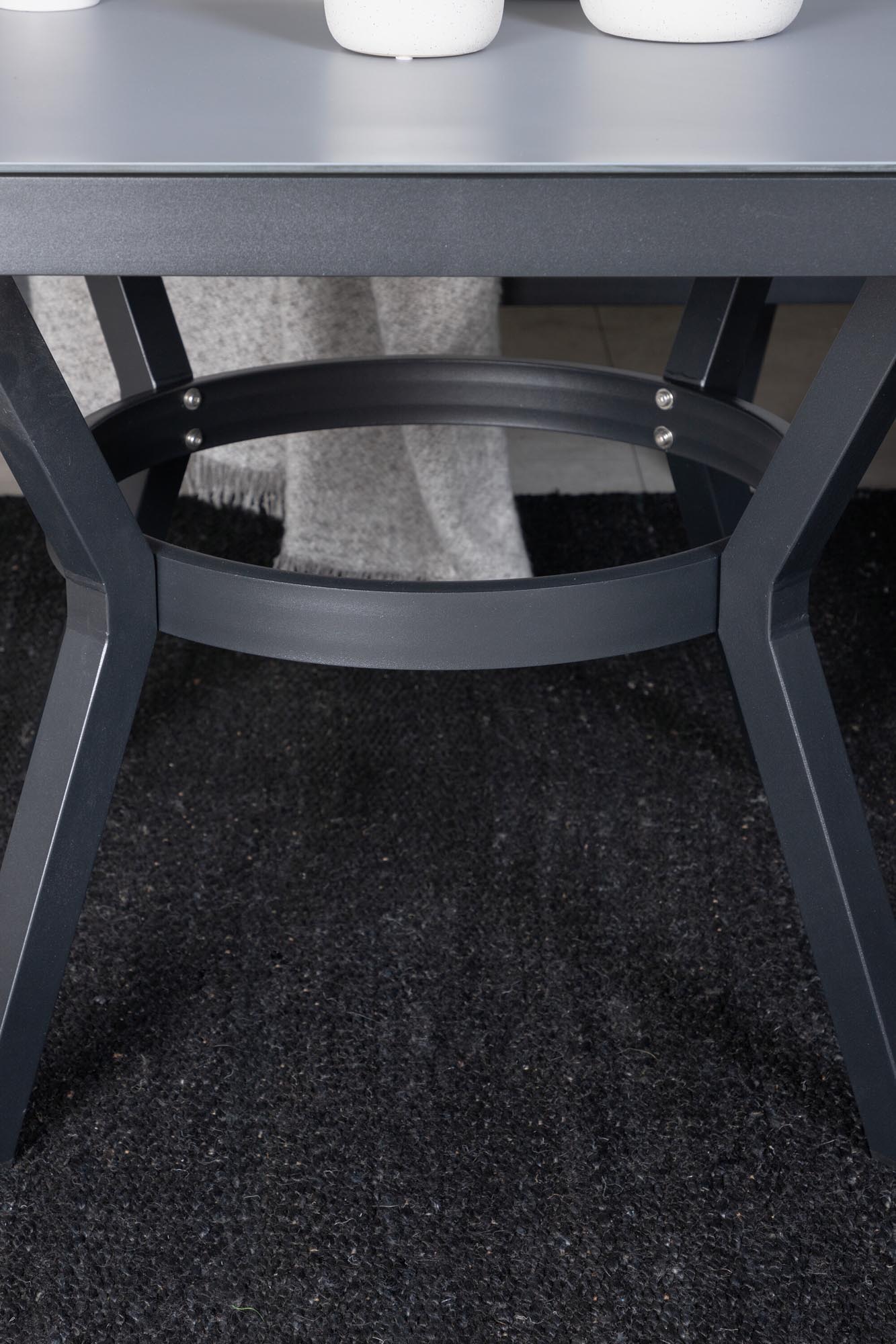 Venture Home Virya: Komfortables Ecksofa für entspannte Gartenmomente.