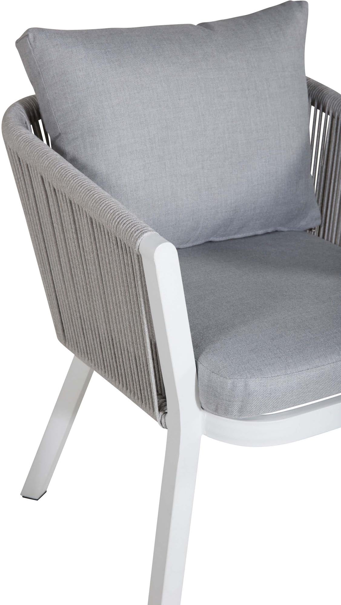 Eleganter Virya Gartenstuhl von Venture Home: Komfort und modernes Design für entspannte Stunden im Freien.