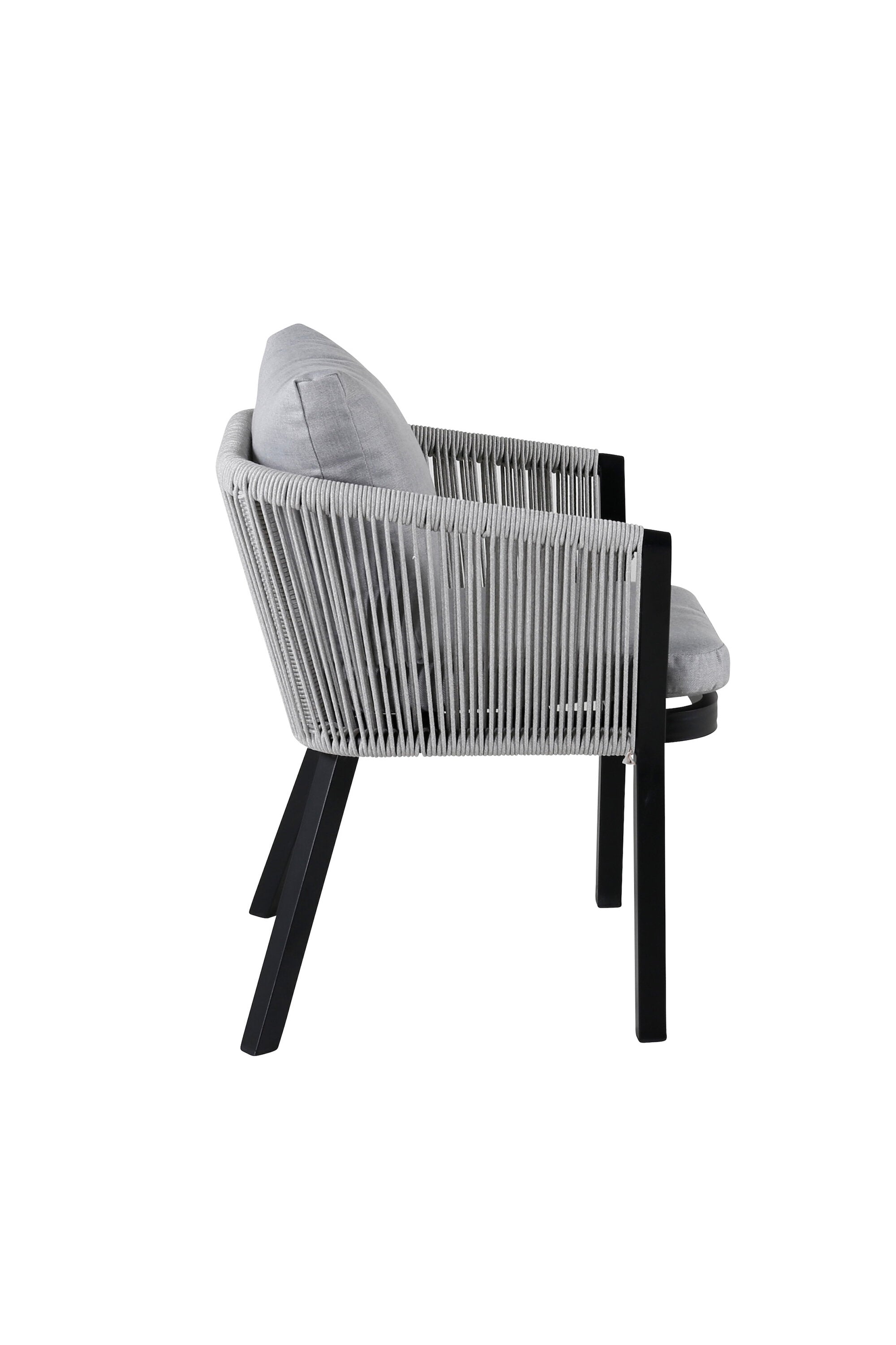 Virya Gartenstuhl in Schwarz präsentiert im Onlineshop von KAQTU Design AG. Gartenstuhl mit Armlehnen ist von Venture Home