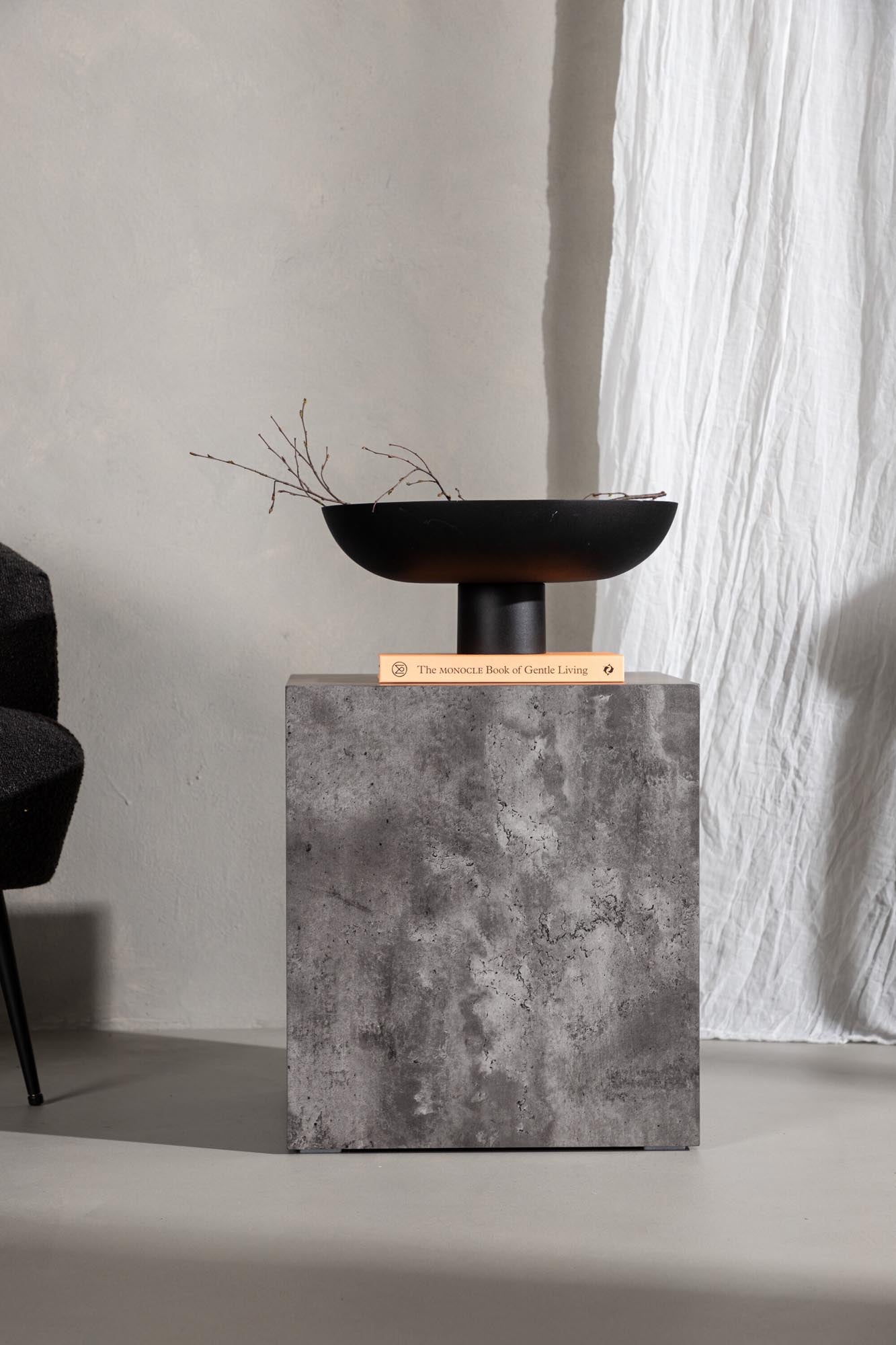 Stilvoller York Coffee Tisch High von Venture Home: Robuste Bauweise, pflegeleichte Oberfläche und zeitloses Design für jeden Wohnraum.