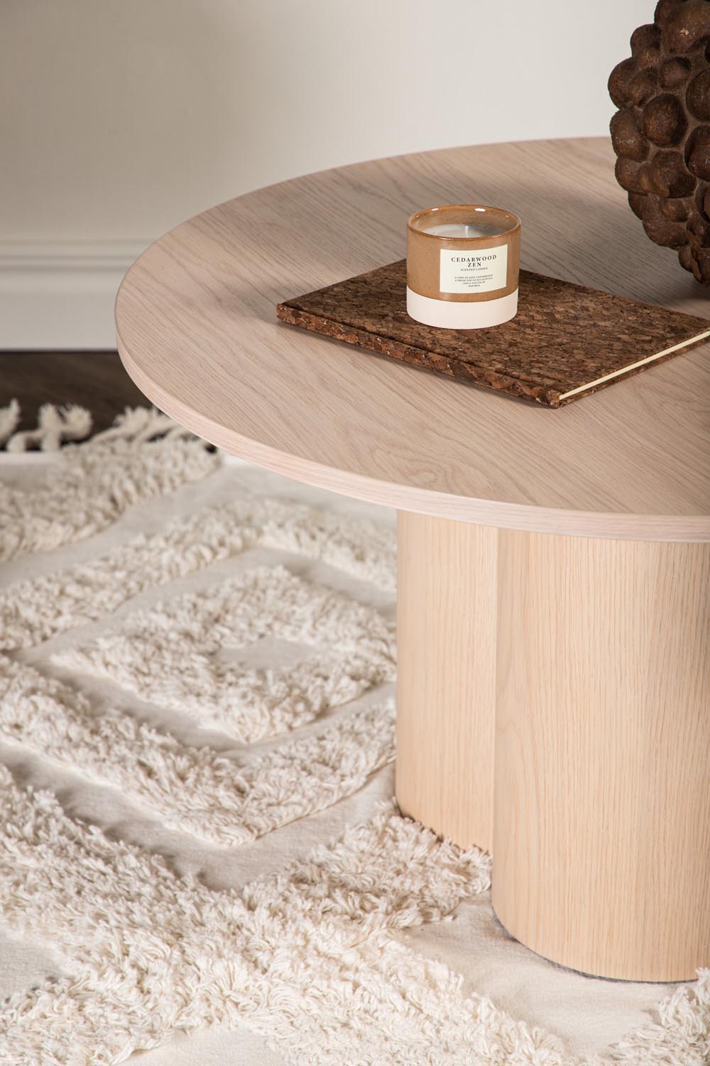 Olivia Coffee Tisch in Tünchen präsentiert im Onlineshop von KAQTU Design AG. Beistelltisch ist von Venture Home