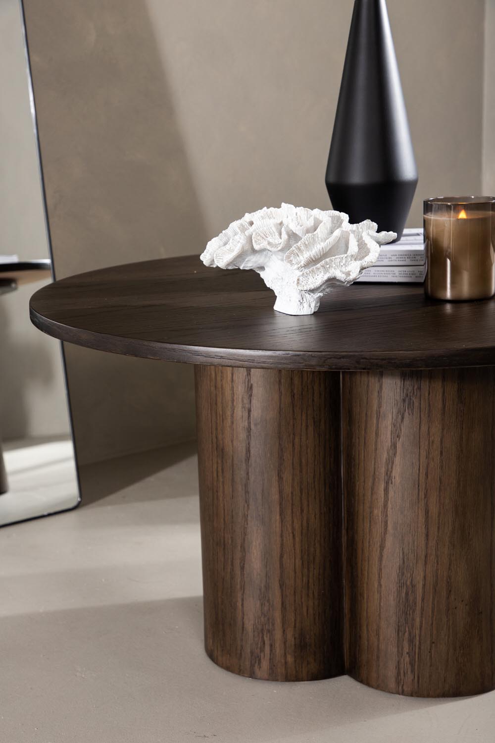 Olivia Coffee Tisch in Mokka präsentiert im Onlineshop von KAQTU Design AG. Beistelltisch ist von Venture Home