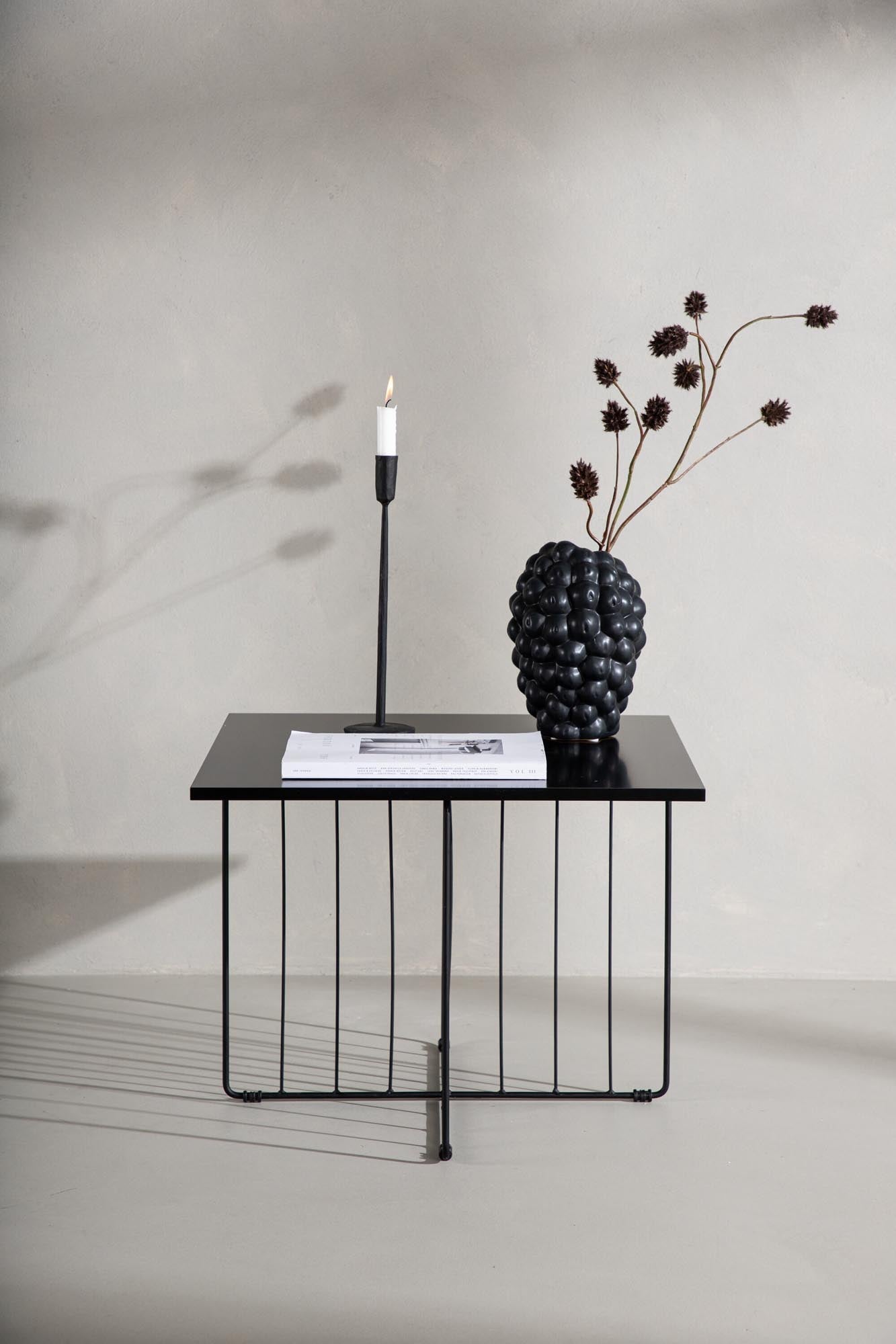 Dayton Coffee Tisch in Schwarz präsentiert im Onlineshop von KAQTU Design AG. Beistelltisch ist von Venture Home