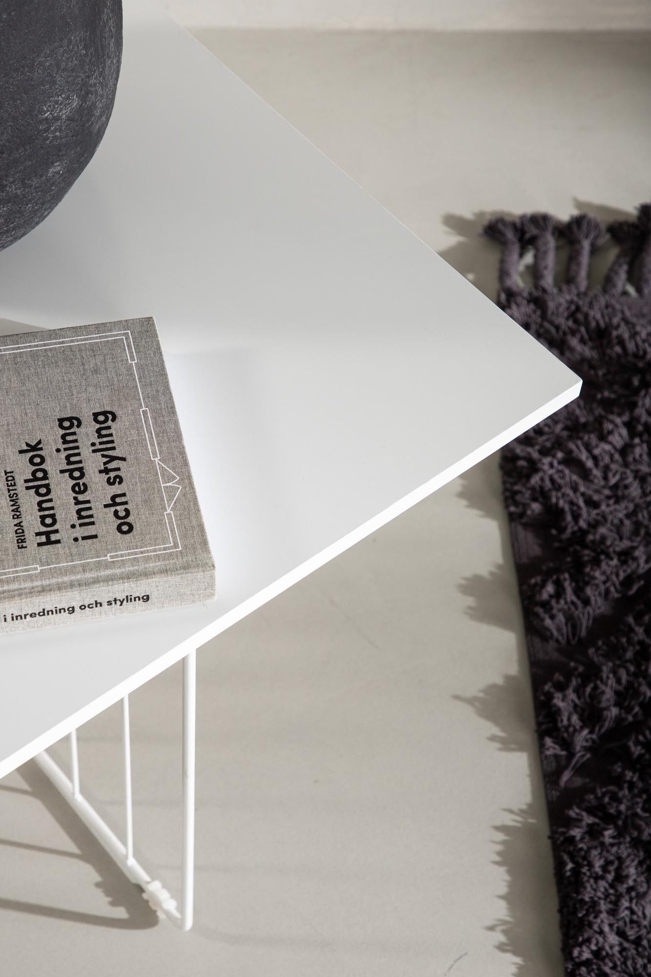 Dayton Coffee Tisch in Weiss präsentiert im Onlineshop von KAQTU Design AG. Beistelltisch ist von Venture Home