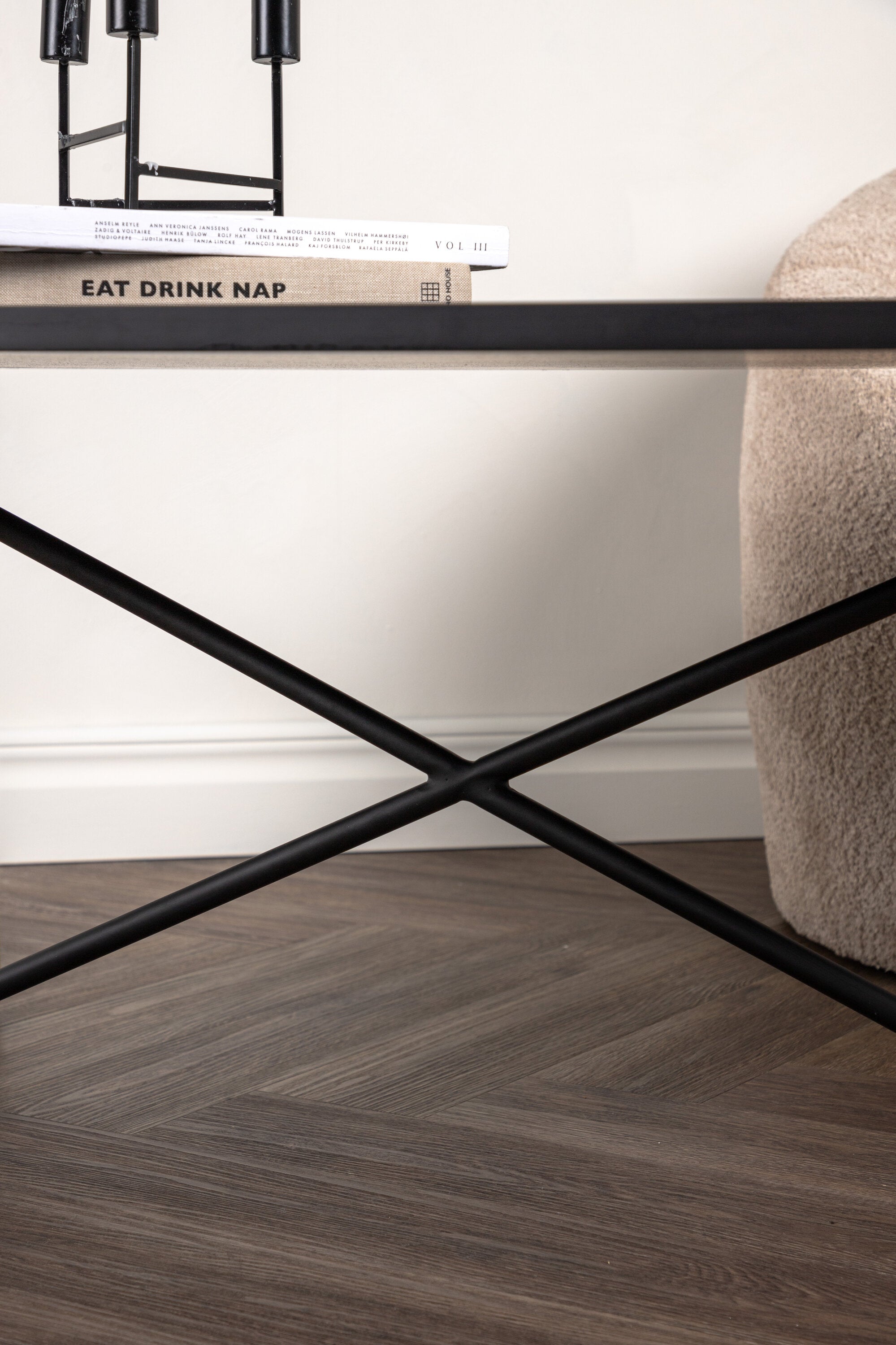 Pryor Beistelltisch in Schwarz präsentiert im Onlineshop von KAQTU Design AG. Beistelltisch ist von Venture Home