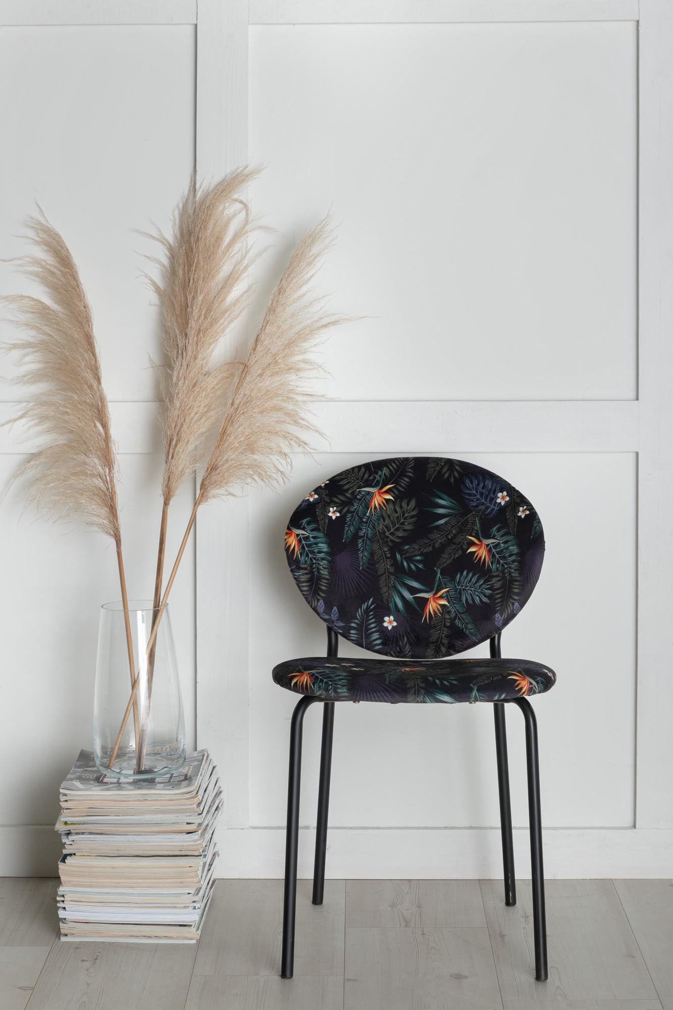 Vault Stuhl von Venture Home: Stilvoller Komfort für Ihren Aussenbereich.