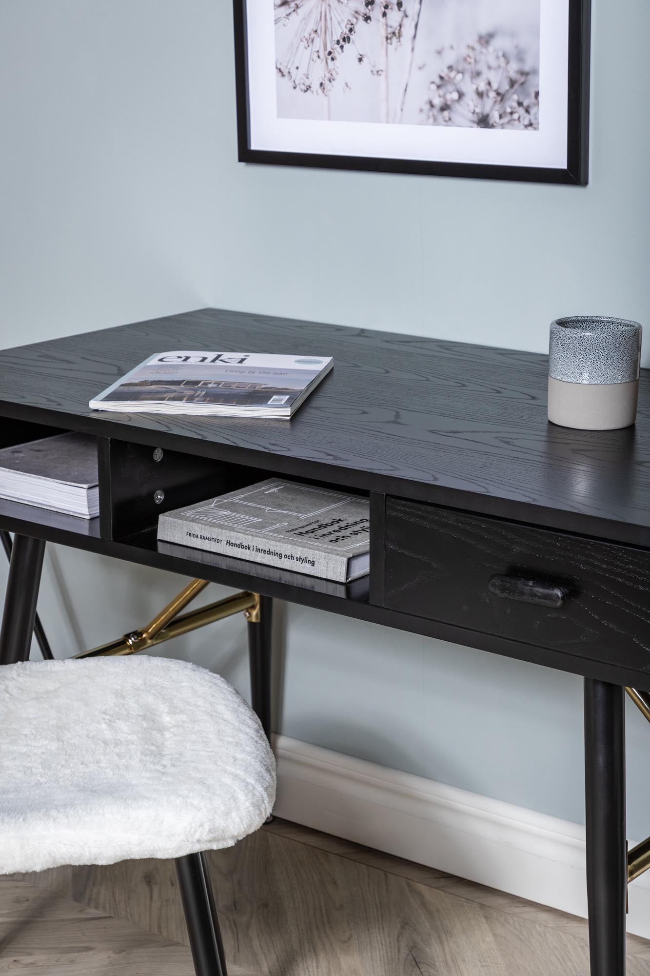 Gold Schreibtisch in Schwarz präsentiert im Onlineshop von KAQTU Design AG. Schreibtisch ist von Venture Home