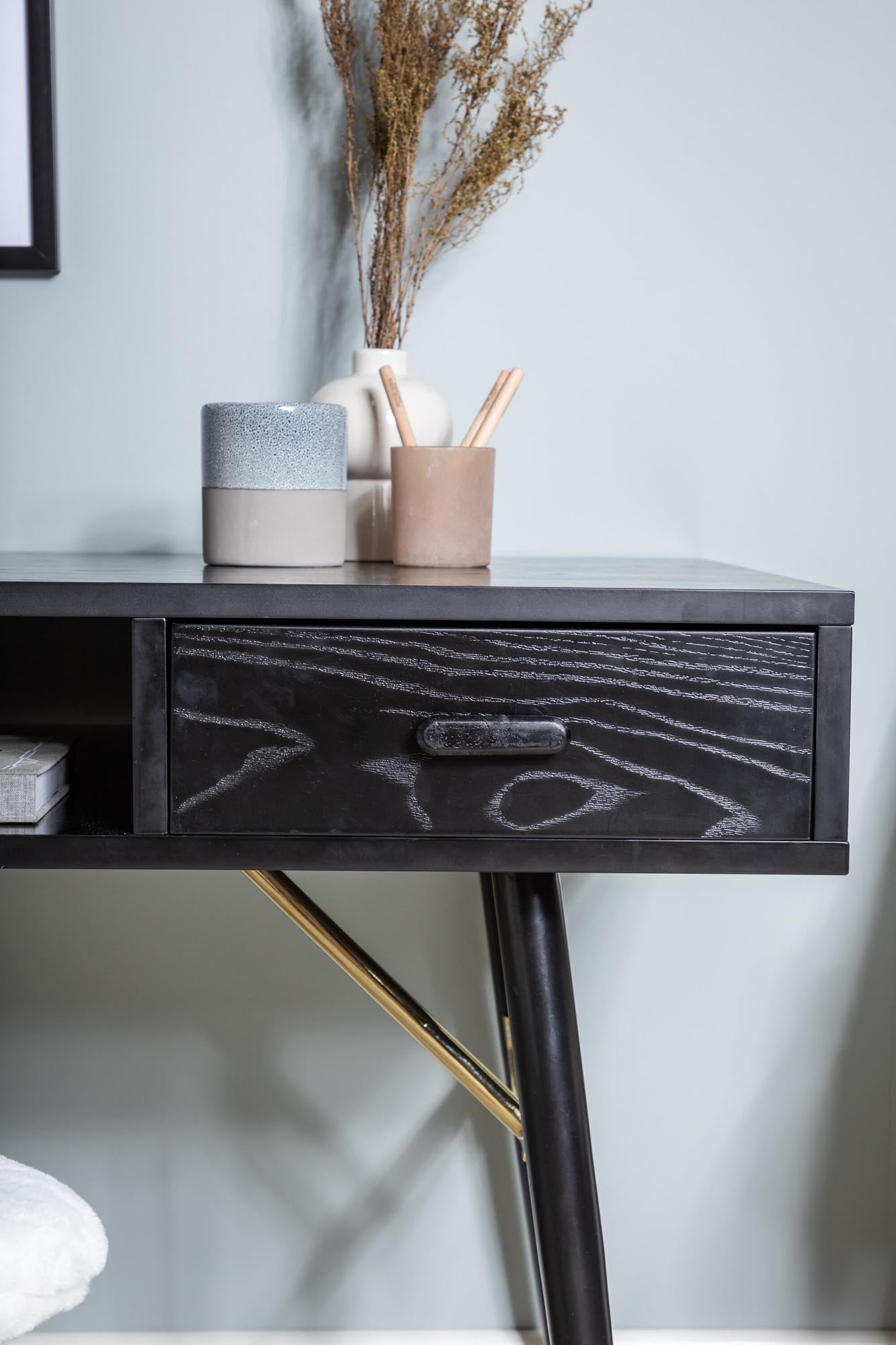 Gold Schreibtisch in Schwarz präsentiert im Onlineshop von KAQTU Design AG. Schreibtisch ist von Venture Home