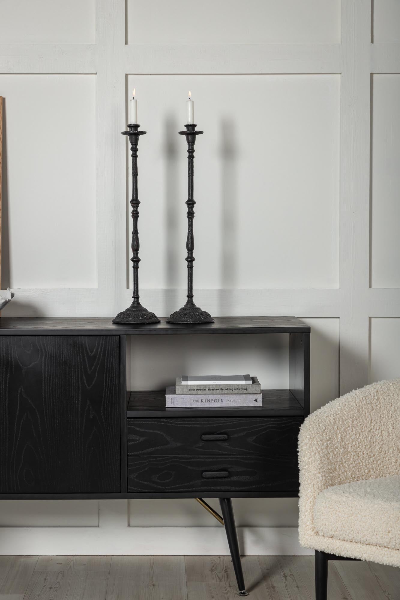 Elegante Gold Kommode von Venture Home: Hochwertige Materialien und stilvolles Design für eine moderne Wohnraumgestaltung.