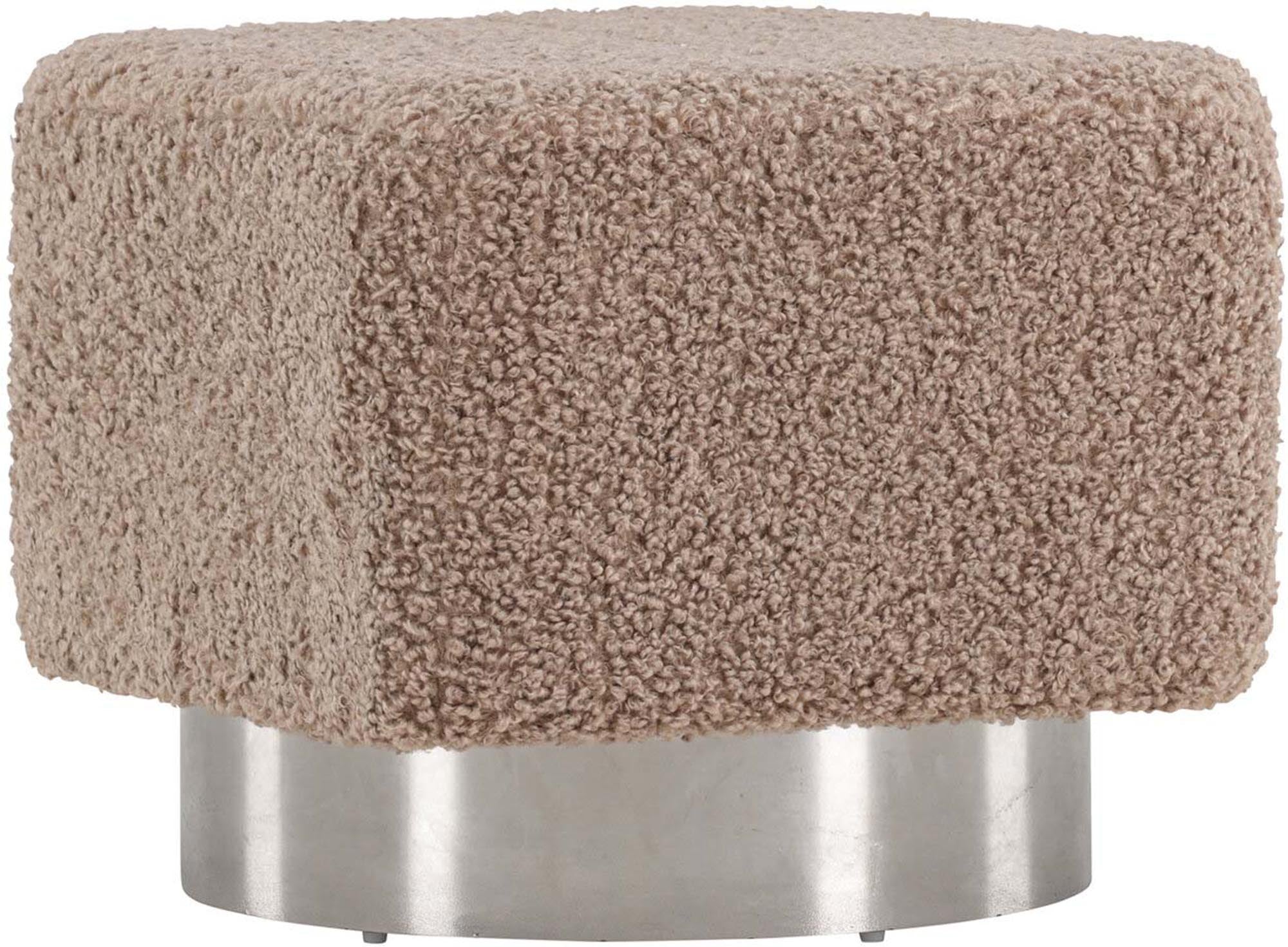 Stilvoller Newton Hocker von Venture Home in flauschigem Teddy-Stoff.