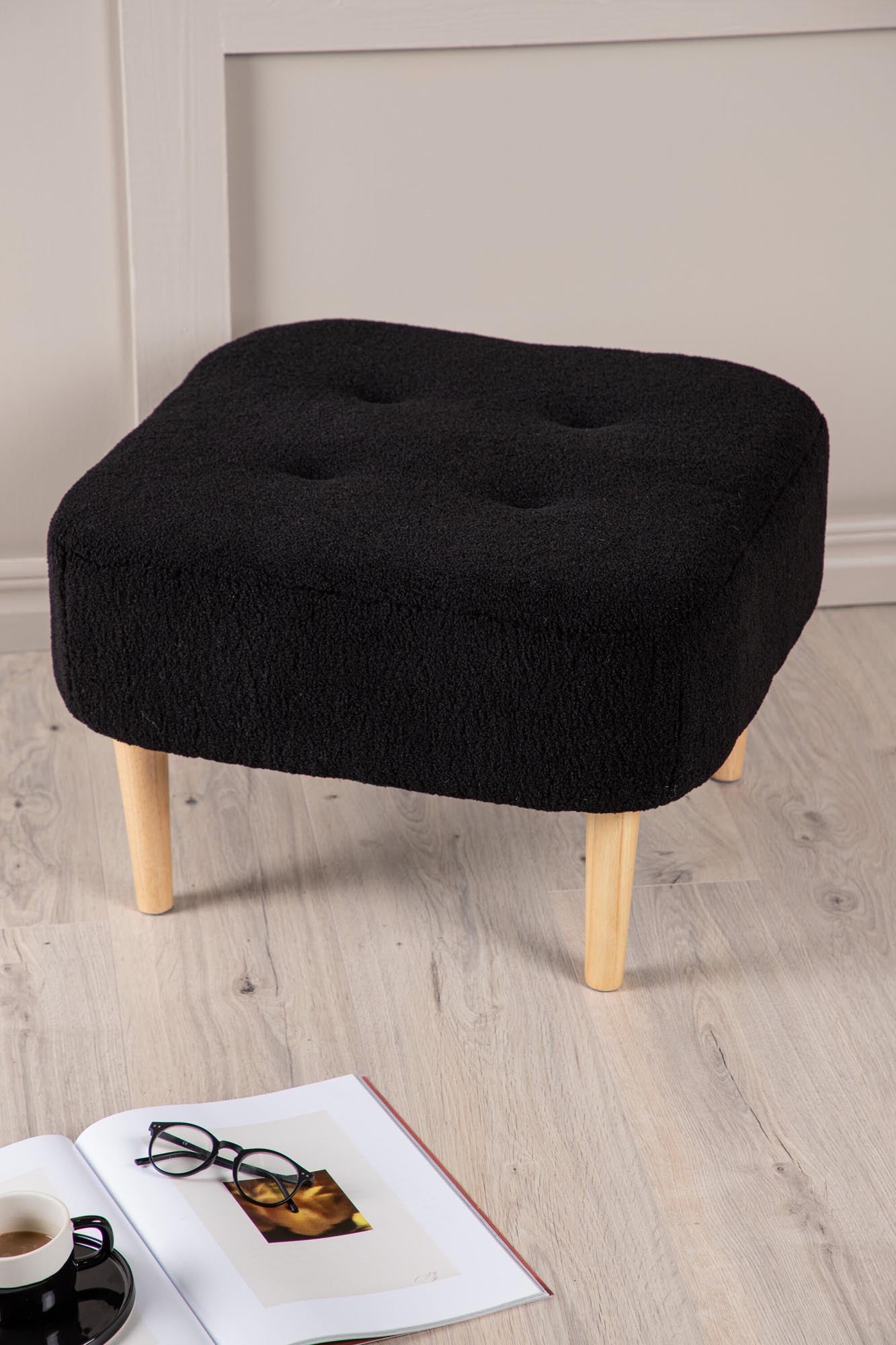 Moderne Salina Ottomane von Venture Home: Hochwertiger Pouf aus Vlies, stilvoll und langlebig. Perfekt für jeden Raum als Sitz- oder Fußablage.