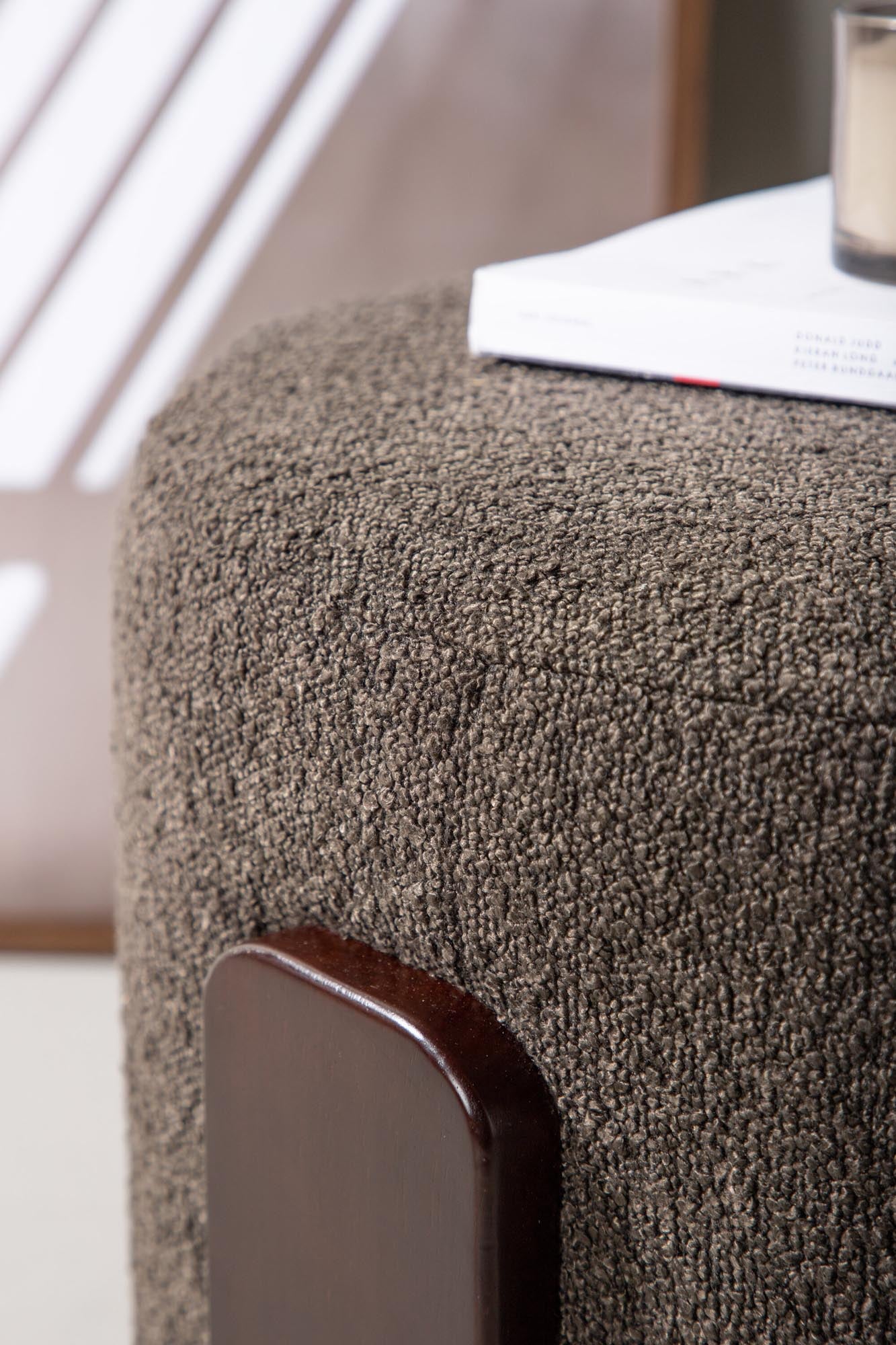 Venture Home's Coffey Ottomane: Hochwertiger grauer Pouf, vielseitig einsetzbar und stilvolles Accessoire für jedes Zuhause.