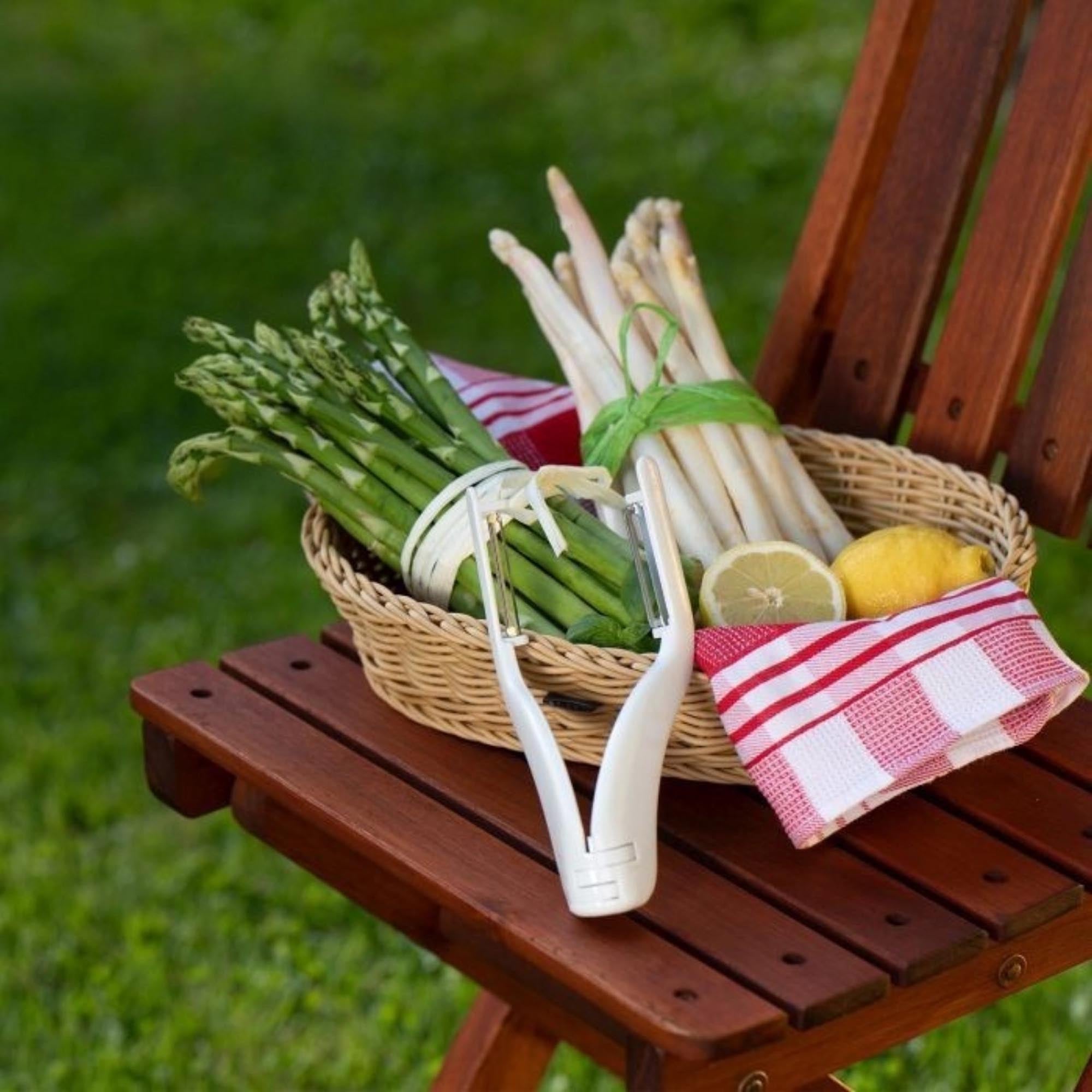 Praktischer Gemüse- und Doppelschäler von Westmark, kompakt und vielseitig, perfekt für präzises Schälen, Masse: 19x6.5x4cm.