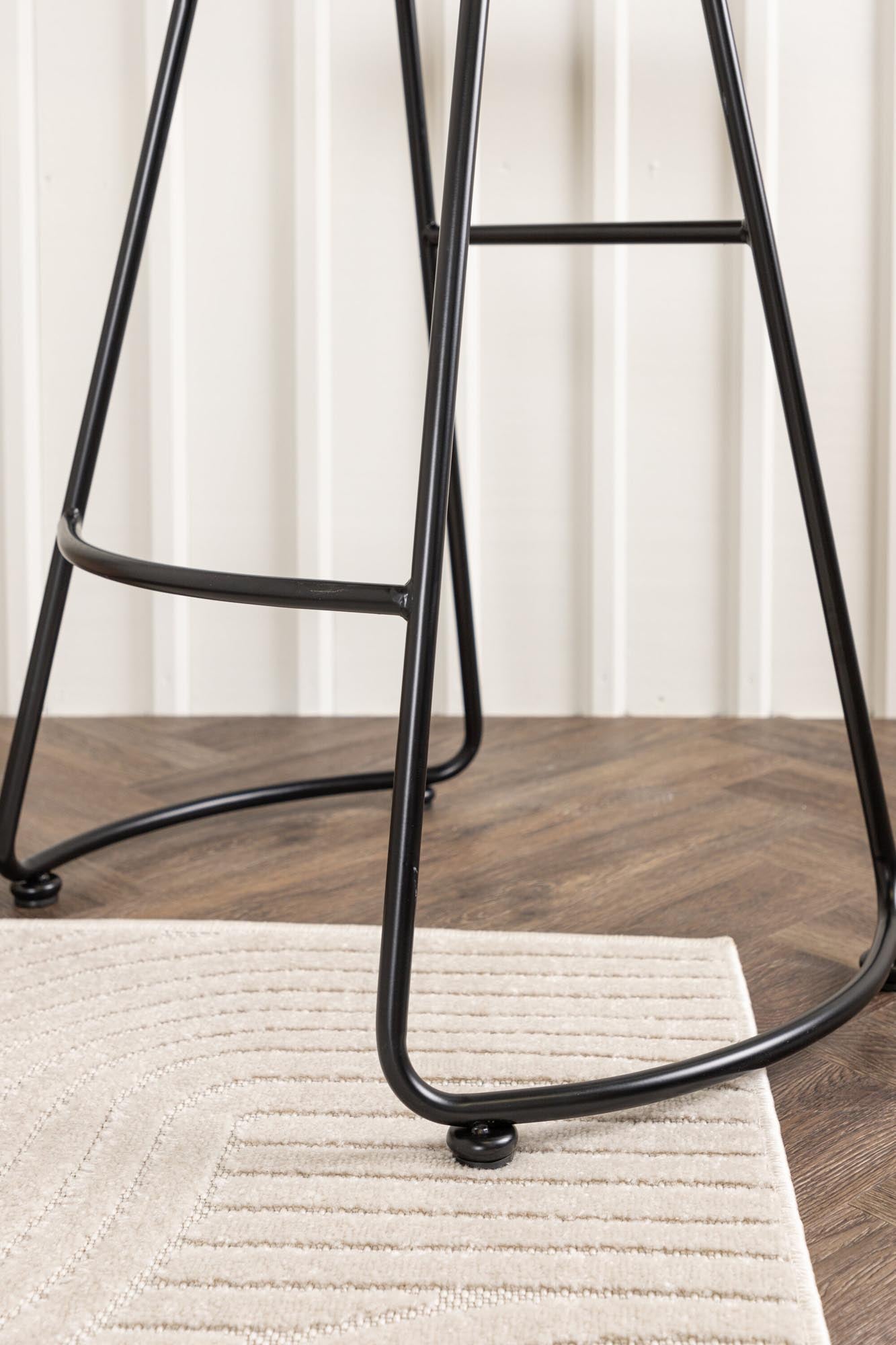 Ozark Barstuhl: Zeitloser Chic und Komfort für Ihre Küche.