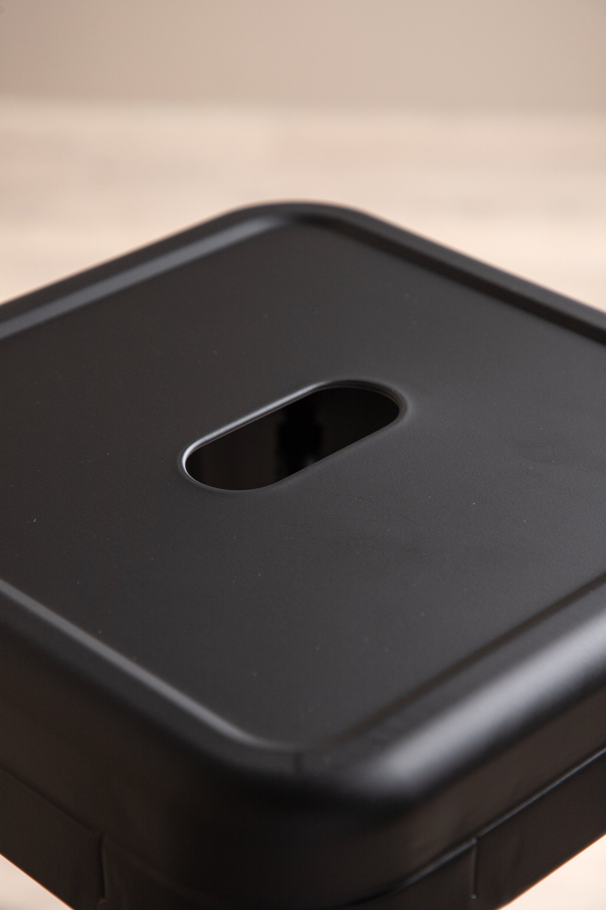 Tempe Barstuhl in Schwarz präsentiert im Onlineshop von KAQTU Design AG. Barhocker ist von Venture Home