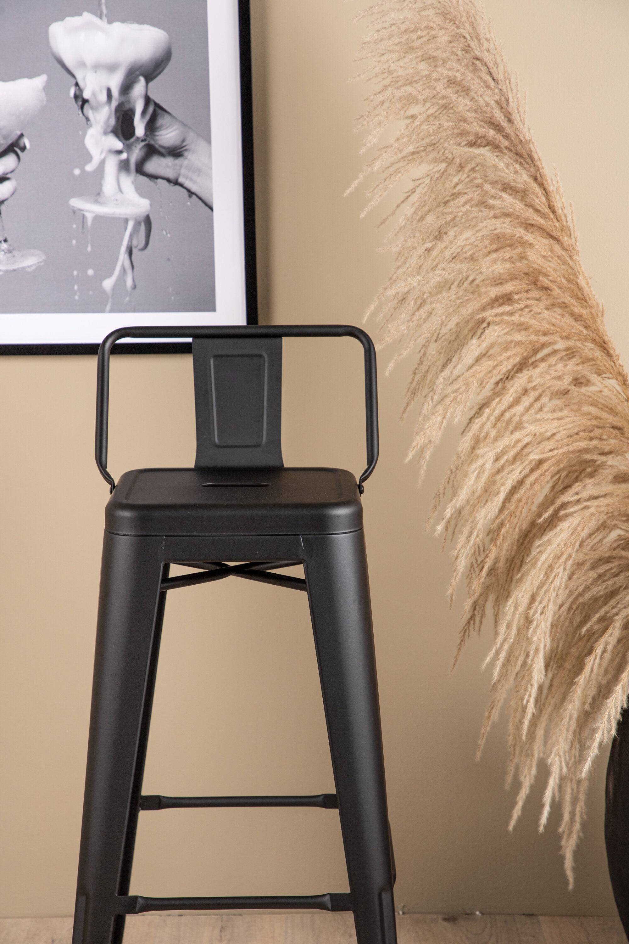 Tempe Barstuhl in Schwarz präsentiert im Onlineshop von KAQTU Design AG. Barstuhl ist von Venture Home