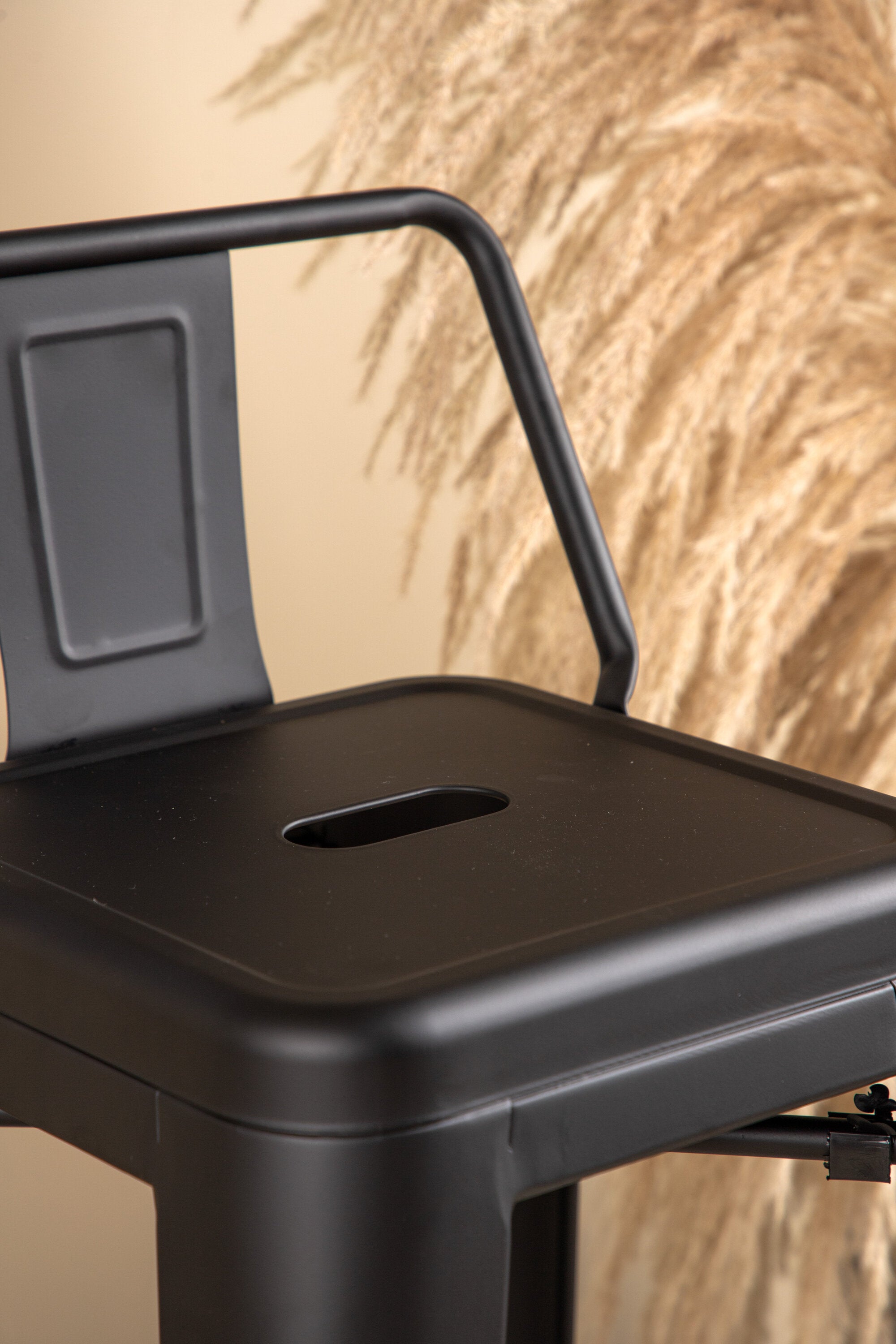 Tempe Barstuhl in Schwarz präsentiert im Onlineshop von KAQTU Design AG. Barstuhl ist von Venture Home