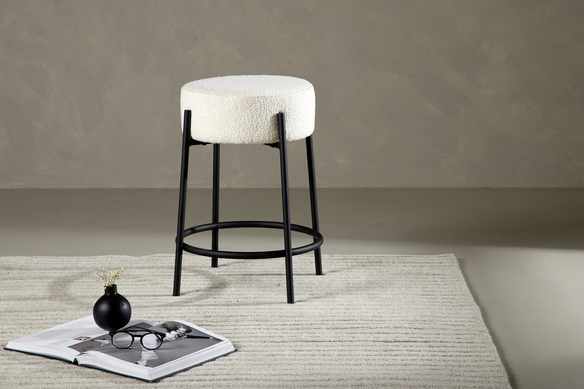 Tucson Barstuhl in Weiss präsentiert im Onlineshop von KAQTU Design AG. Barhocker ist von Venture Home