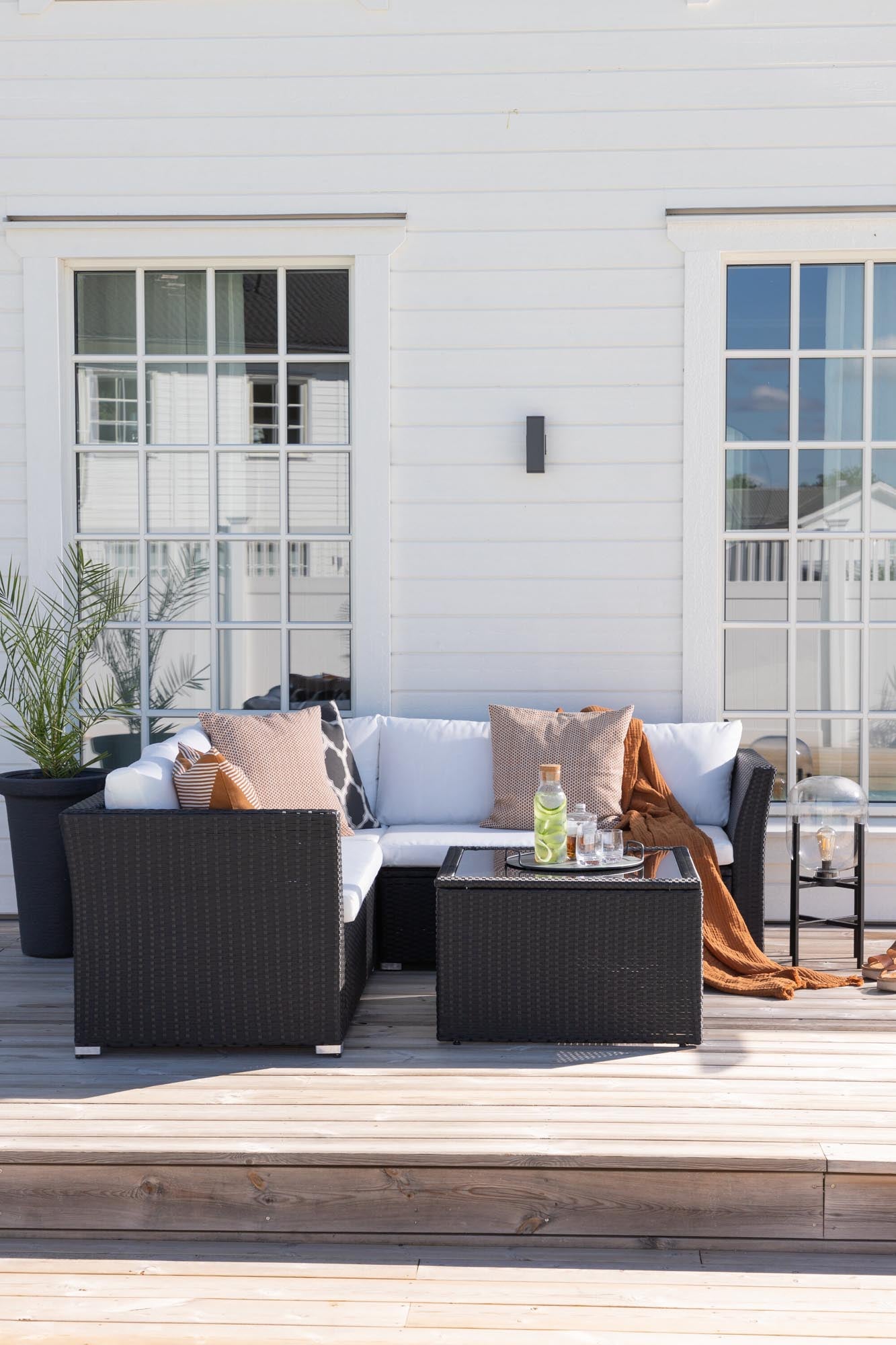 Haiti Ecksofa Outdoorset 70cm in Schwarz / Weiss präsentiert im Onlineshop von KAQTU Design AG. Loungeset ist von Venture Home