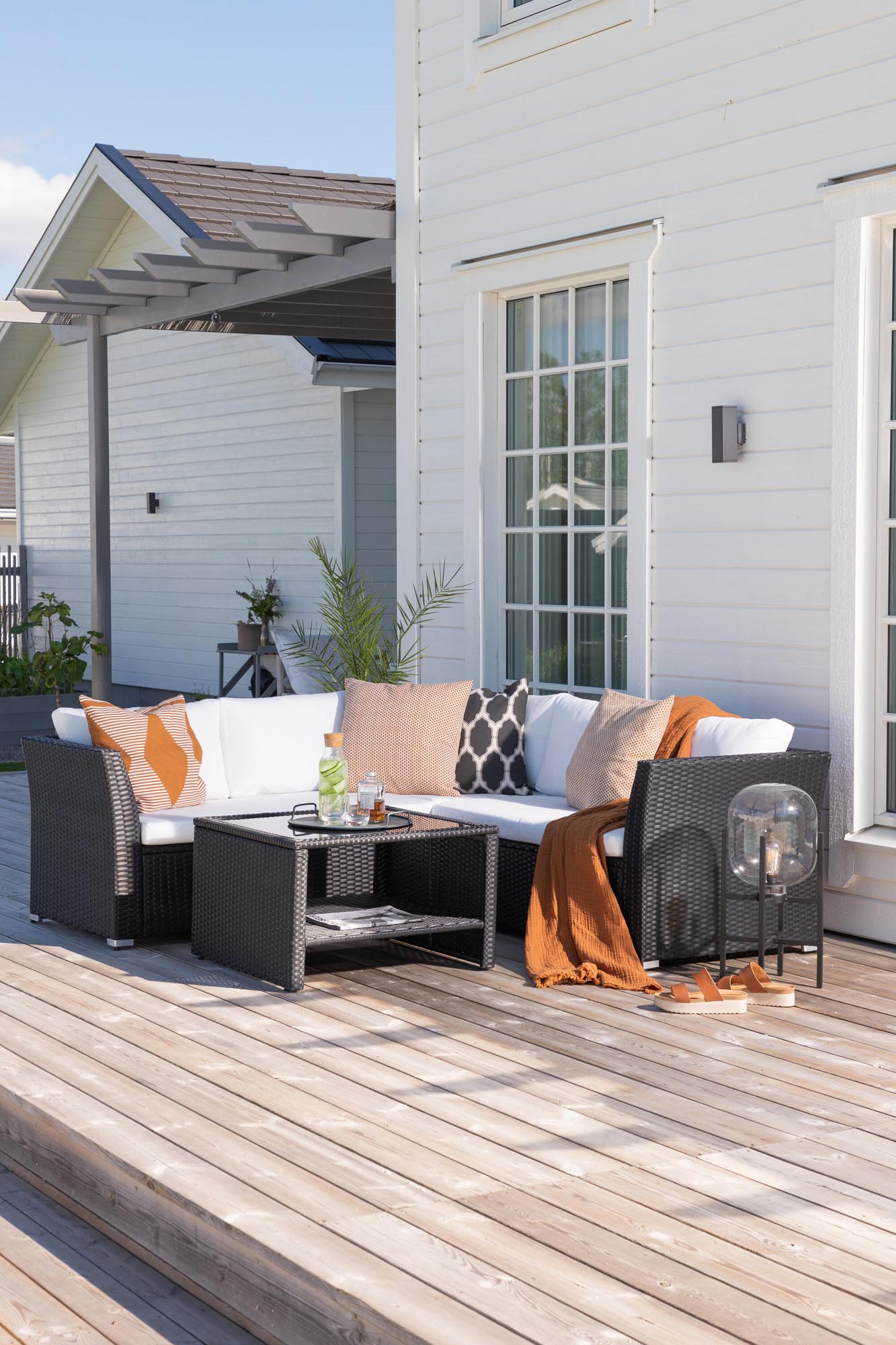 Haiti Ecksofa Outdoorset 70cm in Schwarz / Weiss präsentiert im Onlineshop von KAQTU Design AG. Loungeset ist von Venture Home