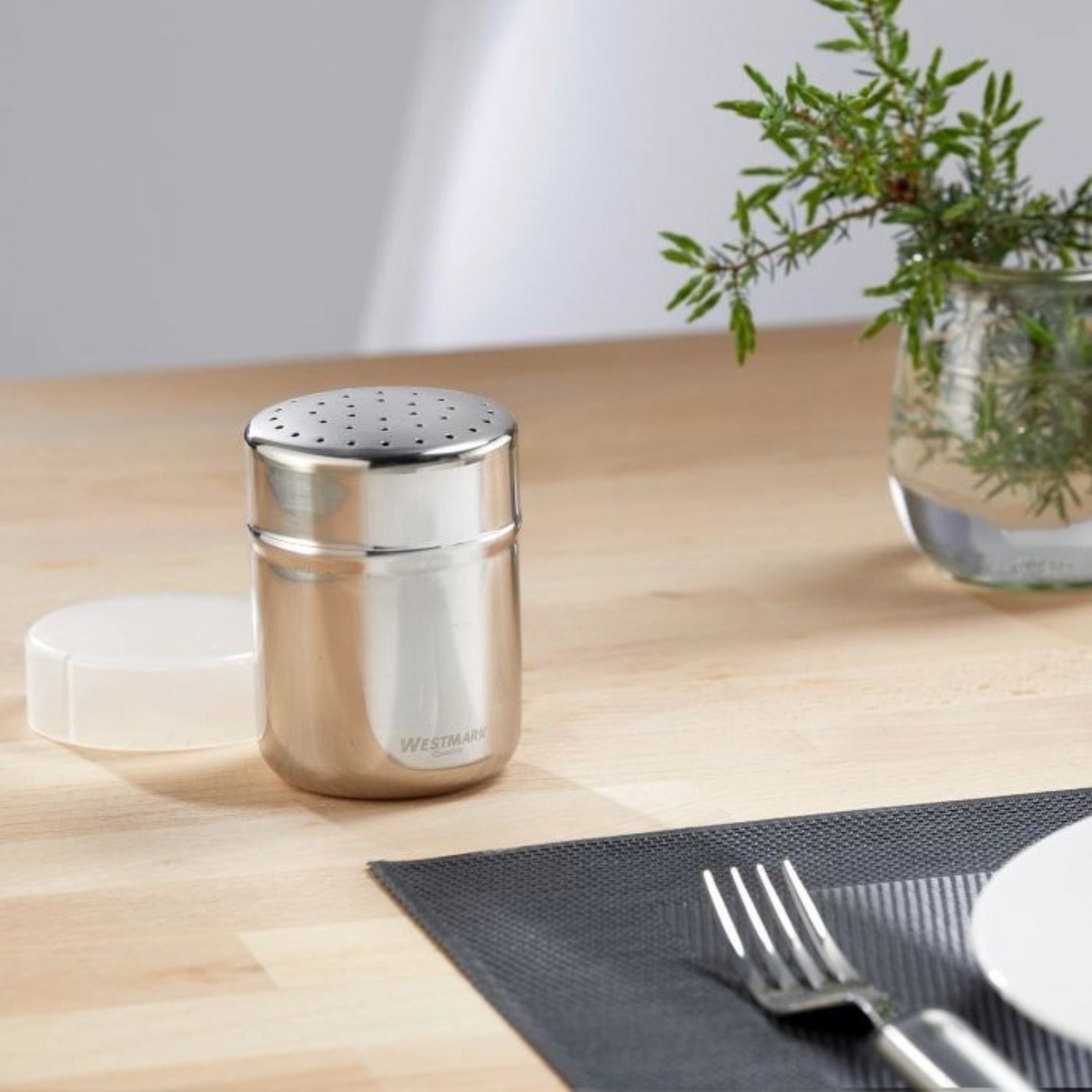 Eleganter Gewürzstreuer von Westmark mit Frischhaltedeckel, ideal für die Aufbewahrung von Gewürzen und Kräutern in der Küche.