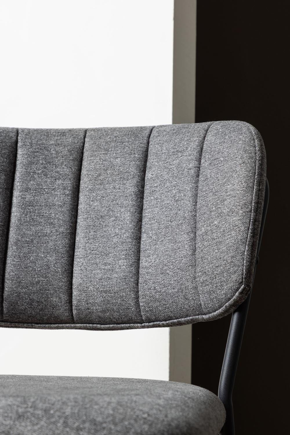 Glockenstuhl in Grau präsentiert im Onlineshop von KAQTU Design AG. Barstuhl ist von Venture Home
