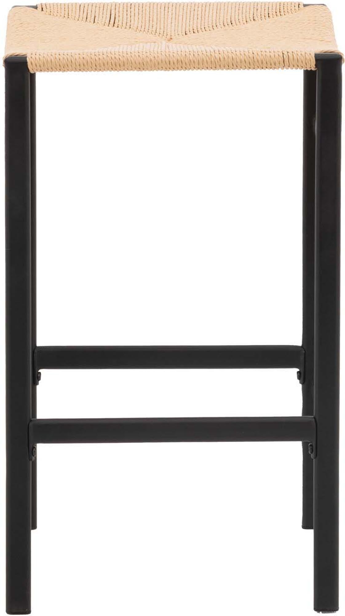 Der Polly Barstuhl vereint Rattan-Sitz und weisse Holzbeine zu einem stilvollen, platzsparenden Design für modernen Boho-Chic.