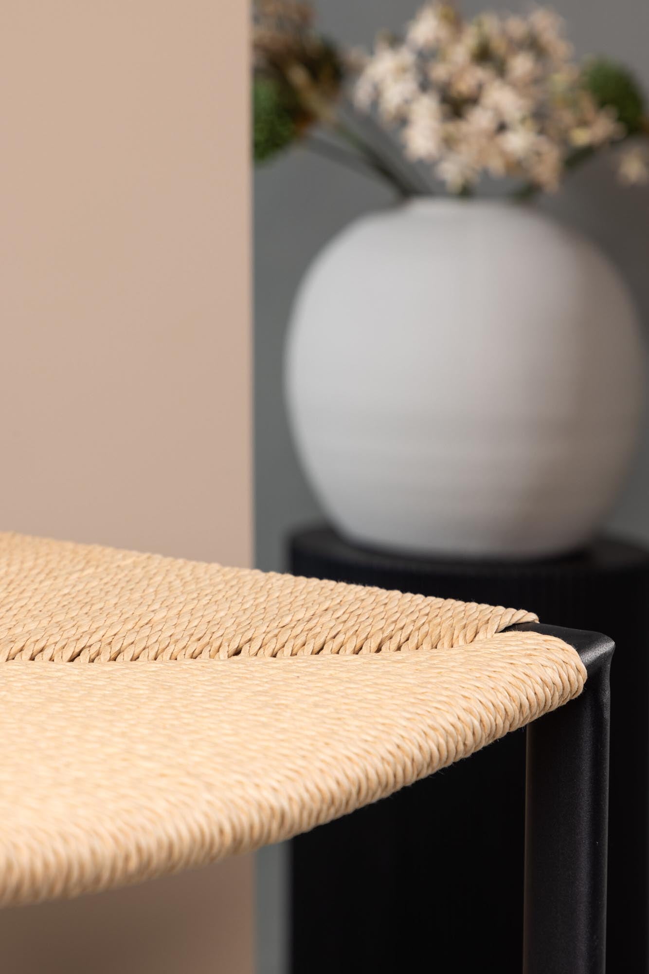 Polly Barstuhl von Venture Home: Modernes Design trifft auf Komfort, perfekt für Küche oder Bar, stilvoll und hochwertig.