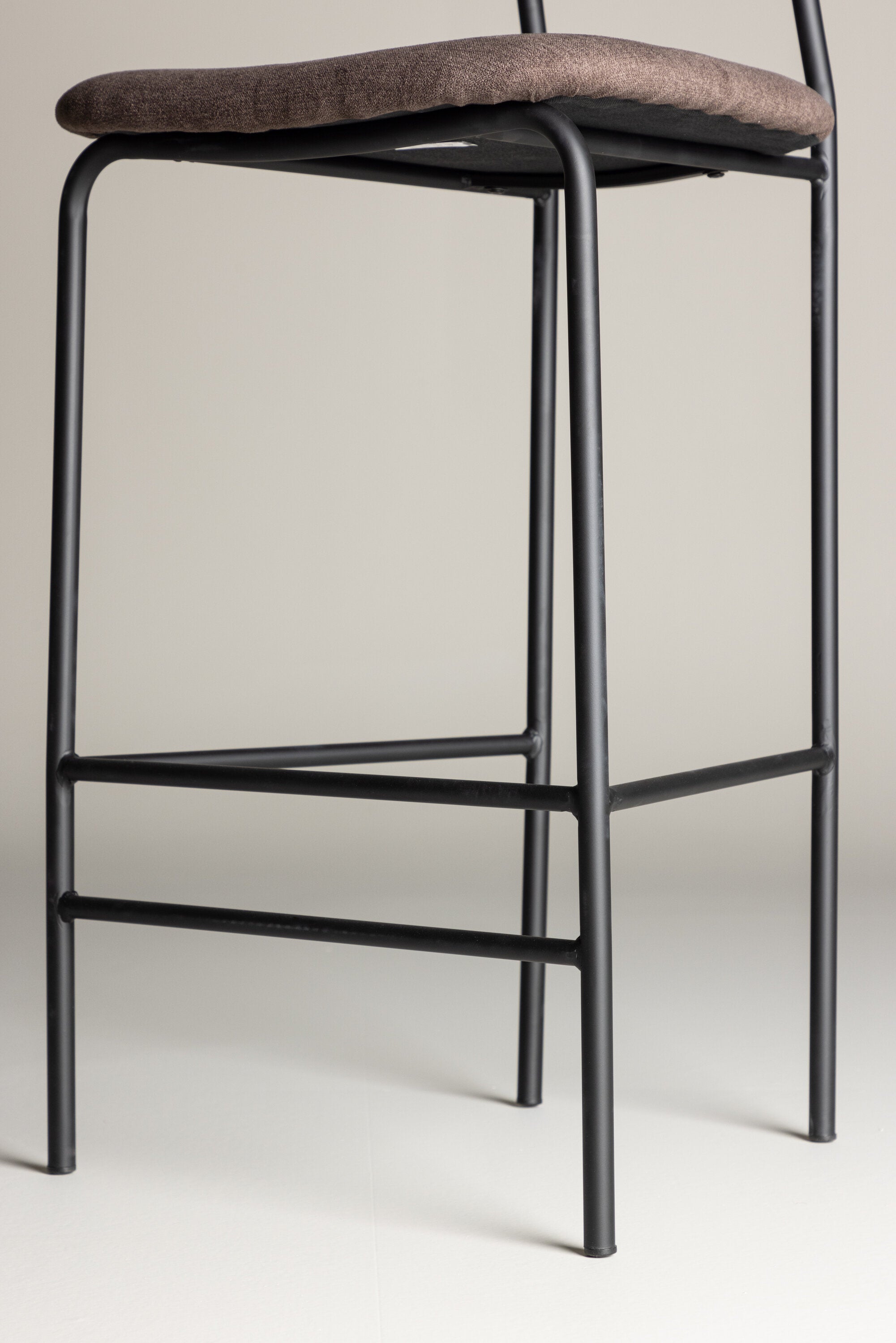 Ralf Barstuhl in Braun präsentiert im Onlineshop von KAQTU Design AG. Barstuhl ist von Venture Home
