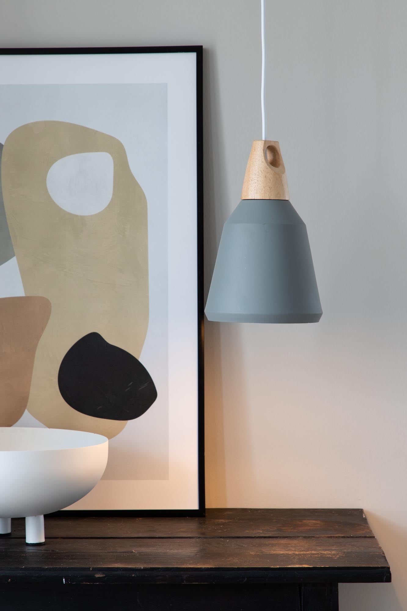 Nao Pendelleuchte in Dunkelgrau präsentiert im Onlineshop von KAQTU Design AG. Pendelleuchte ist von Venture Home